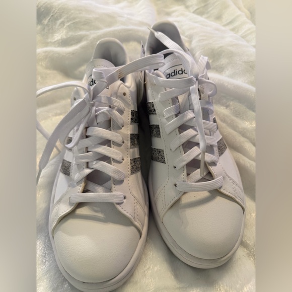 NWT Adidas Women's White Sneakers - Picture 3 of 8